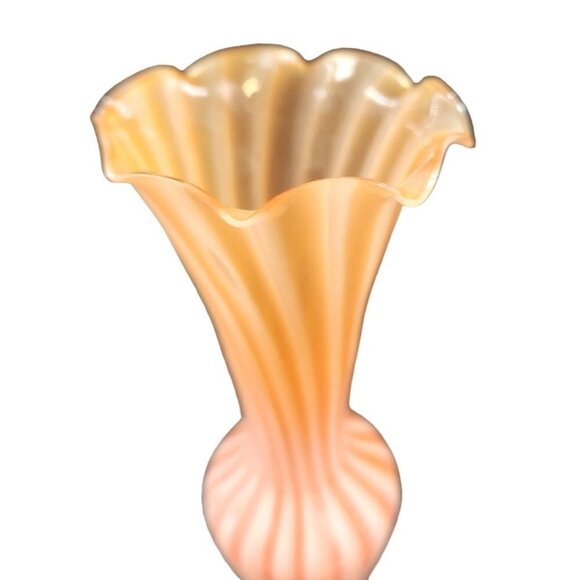 Vintage 8" Bud Vase Orange & White Swirl With Ruffled Edge Stemmed Styled base - Picture 4 of 8